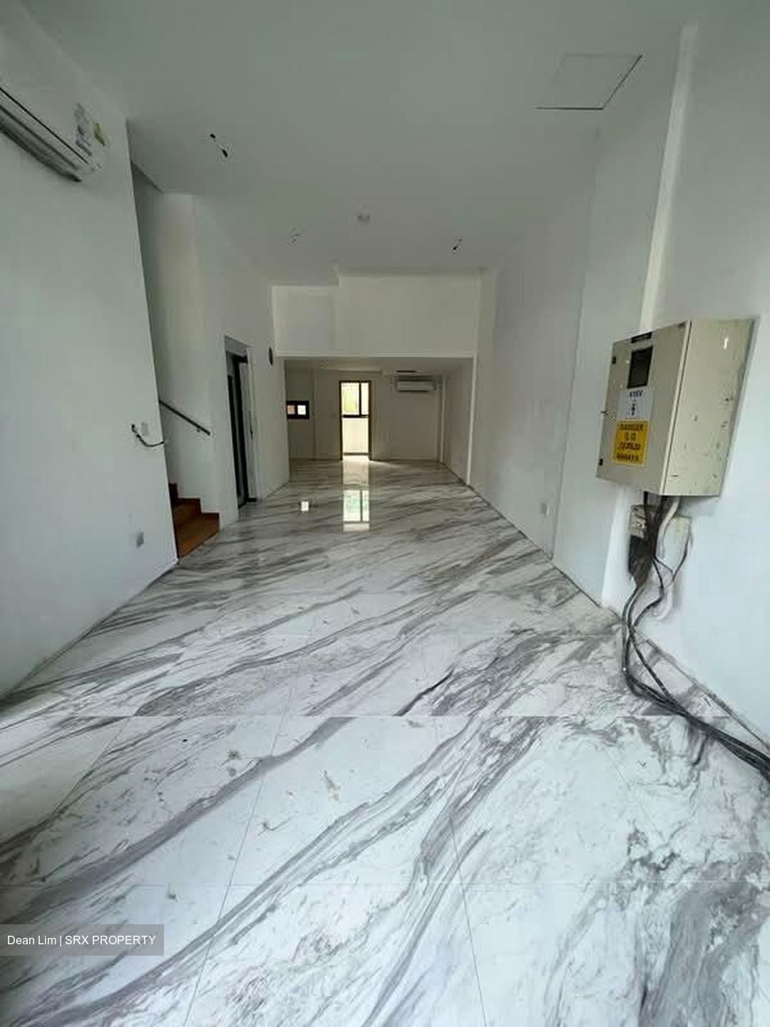 Cambridge Road (D8), Terrace #535483091